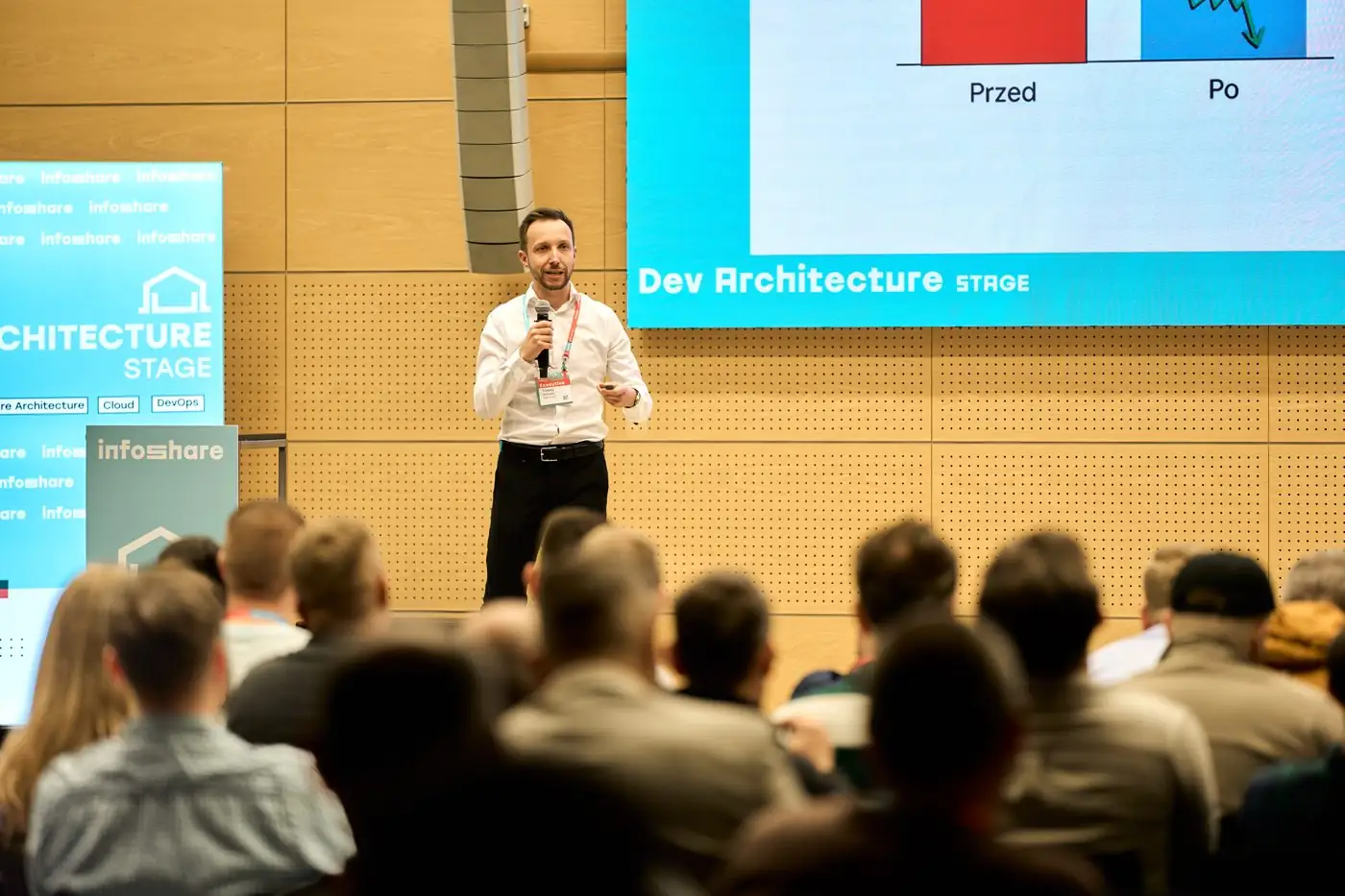 Tomasz Stelmach na scenie Infoshare
