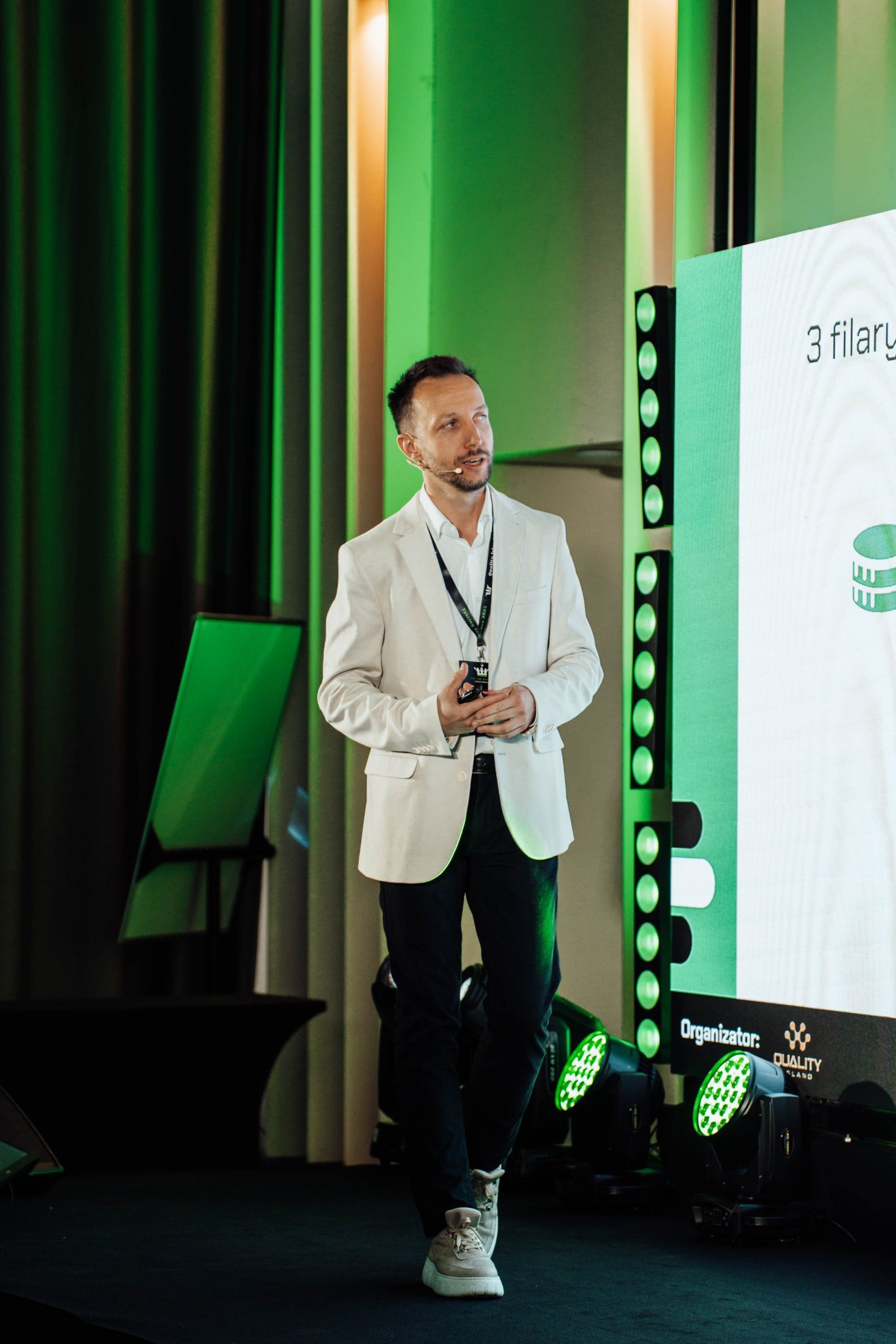 Testy KSeF w Quality Island: Tomasz Stelmach, CEO, podczas wystąpienia o jakości oprogramowania